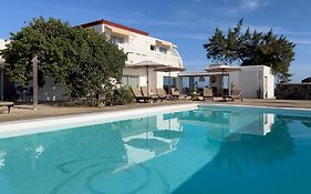 Hélène Holidays&Retreats